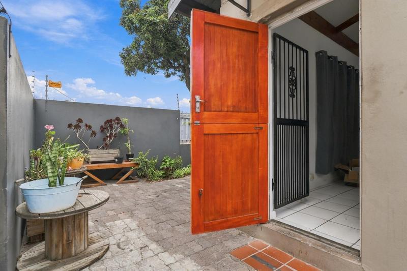 To Let 2 Bedroom Property for Rent in Maitland Western Cape